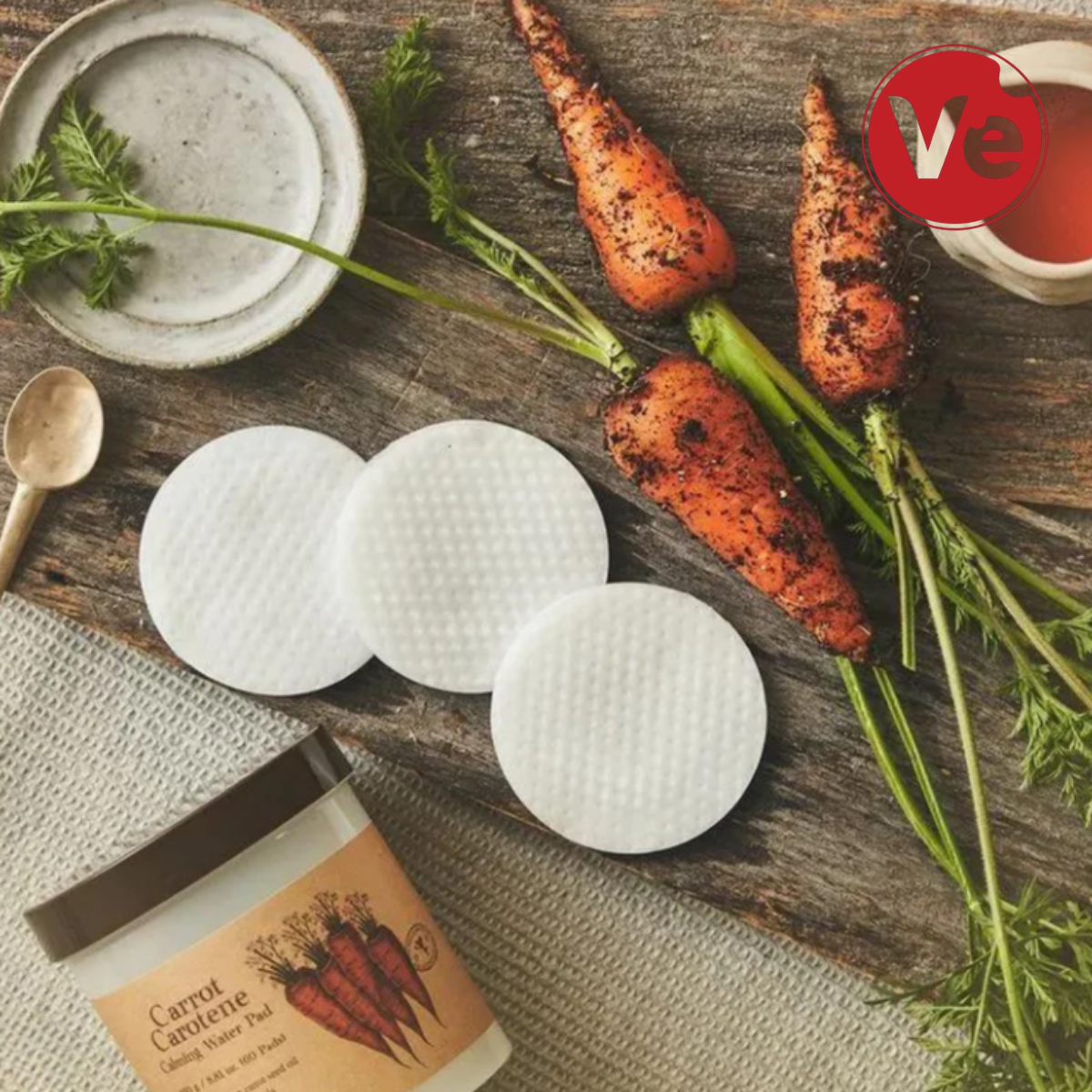 Skinfood, Carrot Carotene Calming Water Pad, დამამშვიდებელი ტონერ პადები სტაფილოს ექსტრაქტით, 250 გ - Image 2